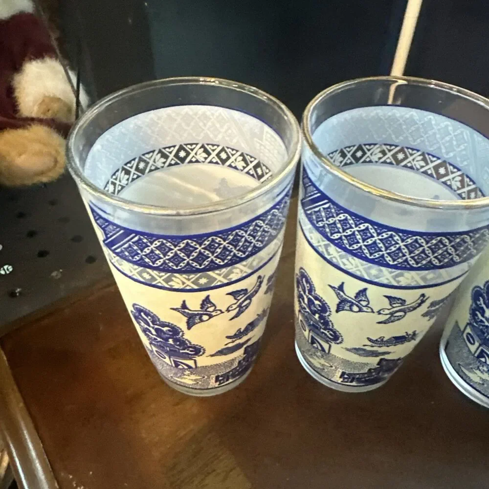 VTG ASIAN Blue Willow DRINKING TUMBLER GLASSES Set 4 Blue & White Birds Pagodas
